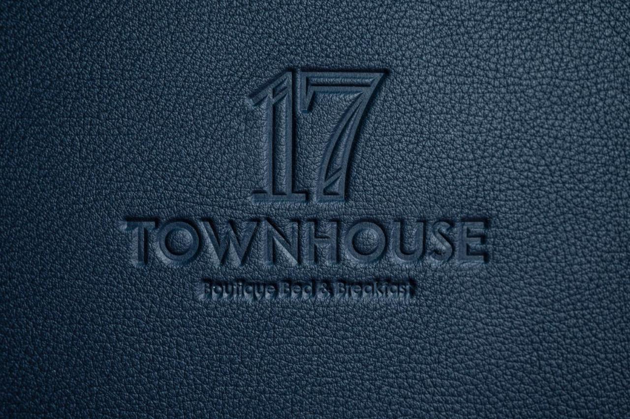 Townhouse17 Boutique Bed & Breakfast ビクトリア エクステリア 写真