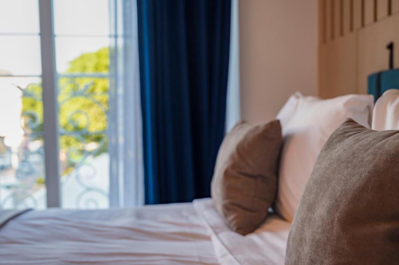 Townhouse17 Boutique Bed & Breakfast ビクトリア エクステリア 写真