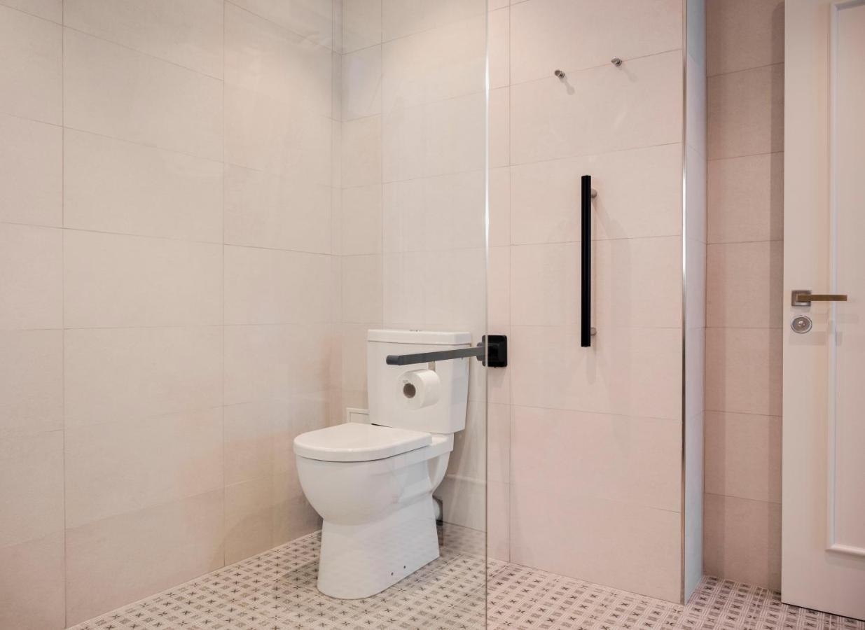 Townhouse17 Boutique Bed & Breakfast ビクトリア エクステリア 写真