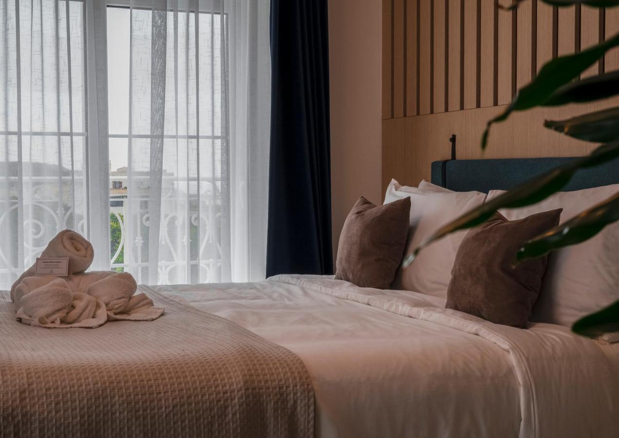 Townhouse17 Boutique Bed & Breakfast ビクトリア エクステリア 写真